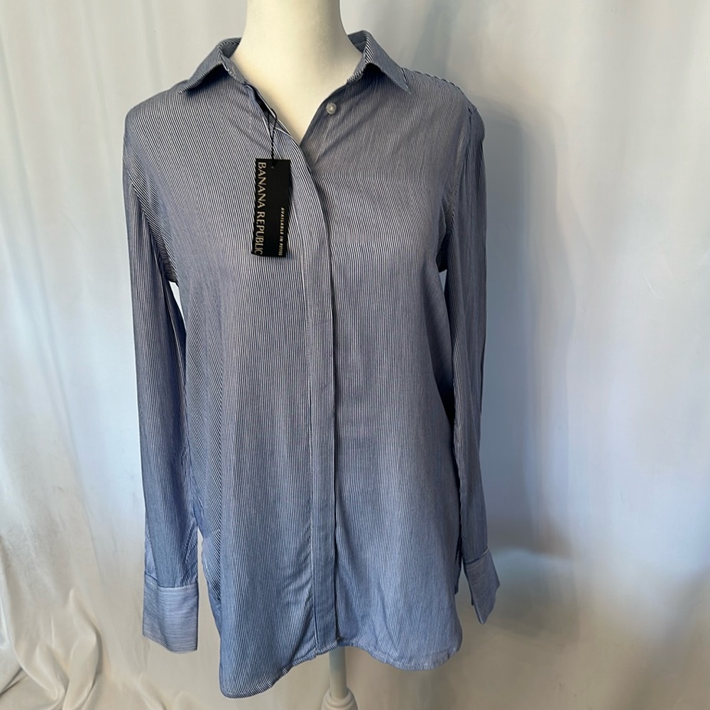 NWT Banana Republic Parker Tunic Fit white and blue vertical stripes. Women’s XS